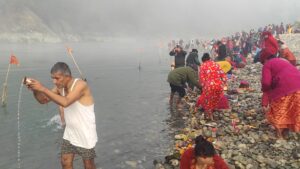 devghat_makar_snan_q5sYyE43uw