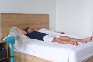 sleeping-with-a-fan
