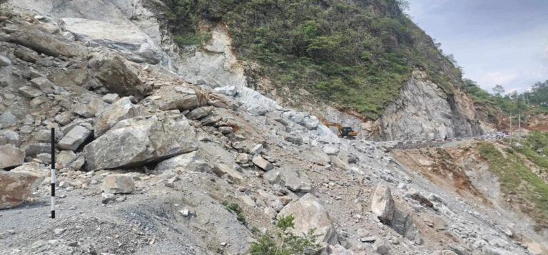 1753938251_kaligandaki-sadak-1200×560-1-768×358