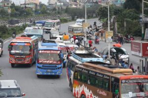 Dashain-ma-ghar-jane_Nepal-Photo-Library-16