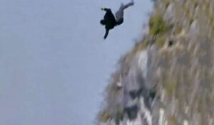 bhir-bata-ladera-jyan-gayo1696416294