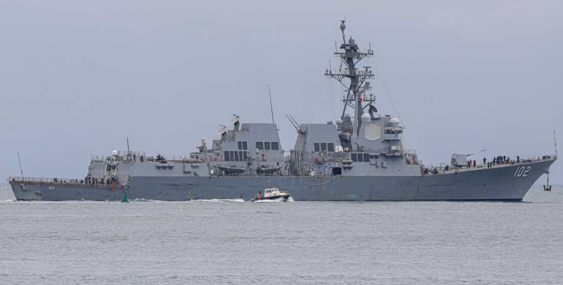 US Navy Destroyer USS Sampson docked in Panama amid regional tensions with Venezuela