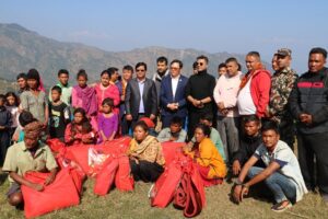 Chepang-blanket-Bitran-and-Deusibhailo-sudan-kiranti-768×512 (1)