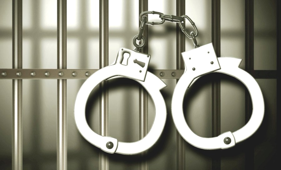 arrest_पक्राउ_