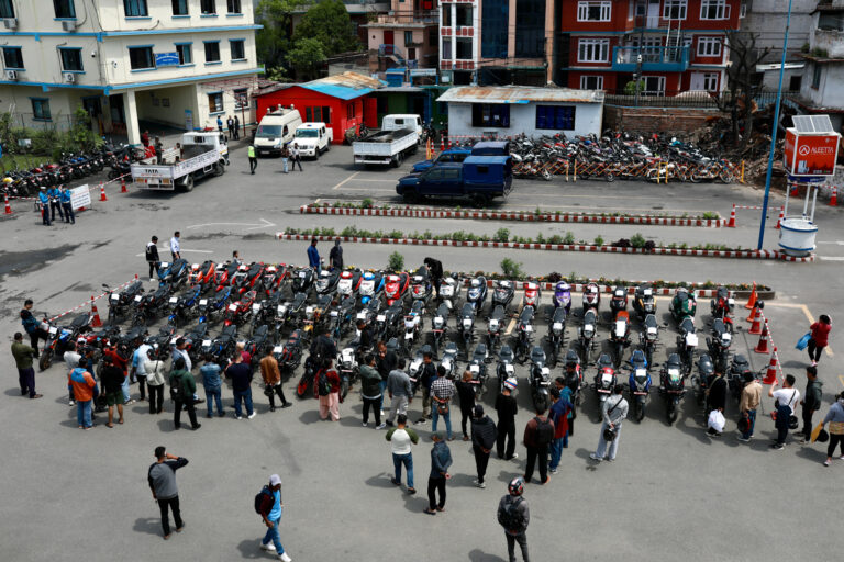 Traffic-police-Nepal-768×512