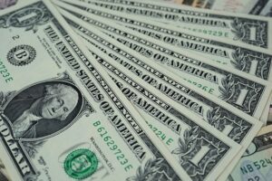 dollar-4896650_640