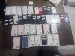 Iphone-baramad-1024×771